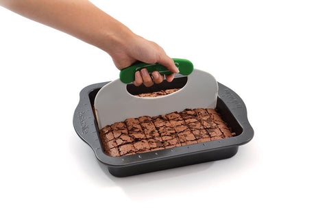 Perfect Slice 9" Square cake Pan w/ Tool